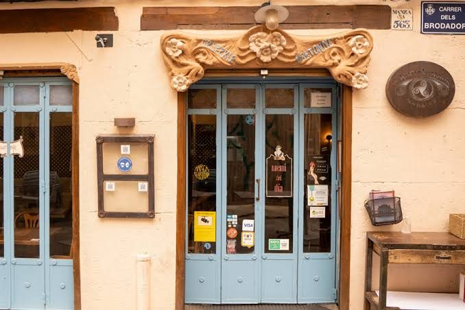 Bretonne Annaik, Valencia